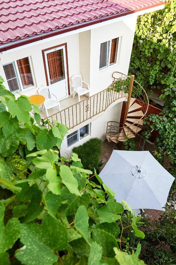 Marco Club Hotel Gagra Buitenkant foto
