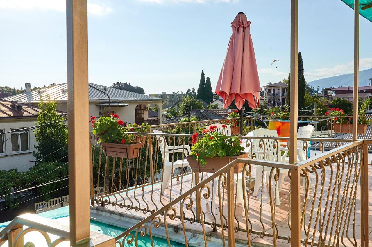 Marco Club Hotel Gagra Buitenkant foto