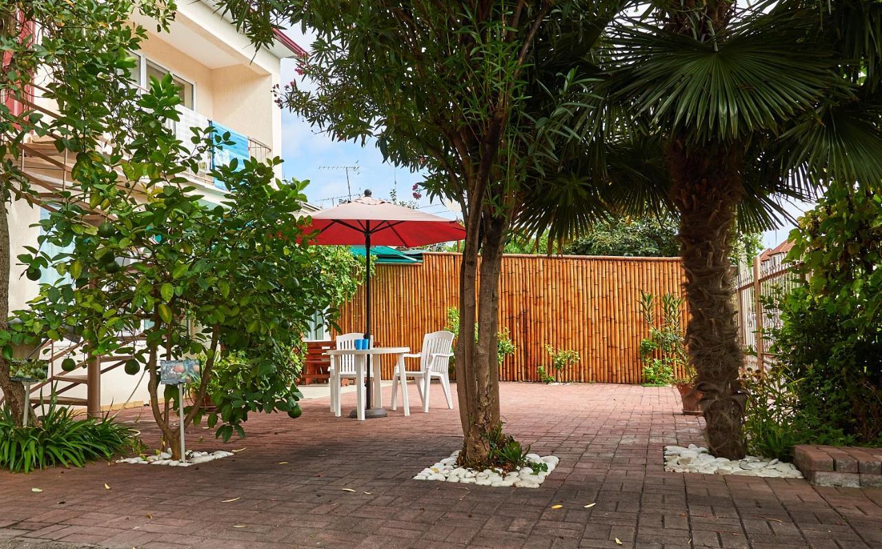 Marco Club Hotel Gagra Buitenkant foto