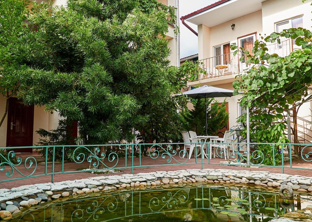 Marco Club Hotel Gagra Buitenkant foto