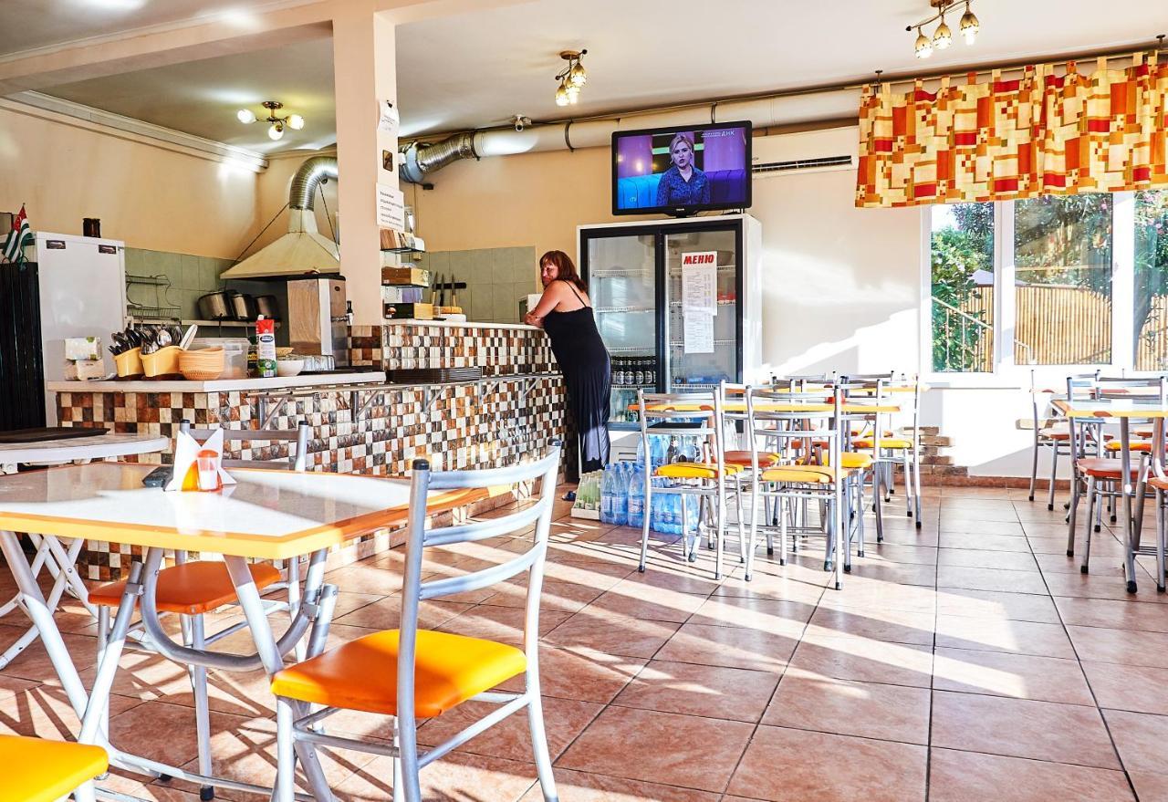 Marco Club Hotel Gagra Buitenkant foto