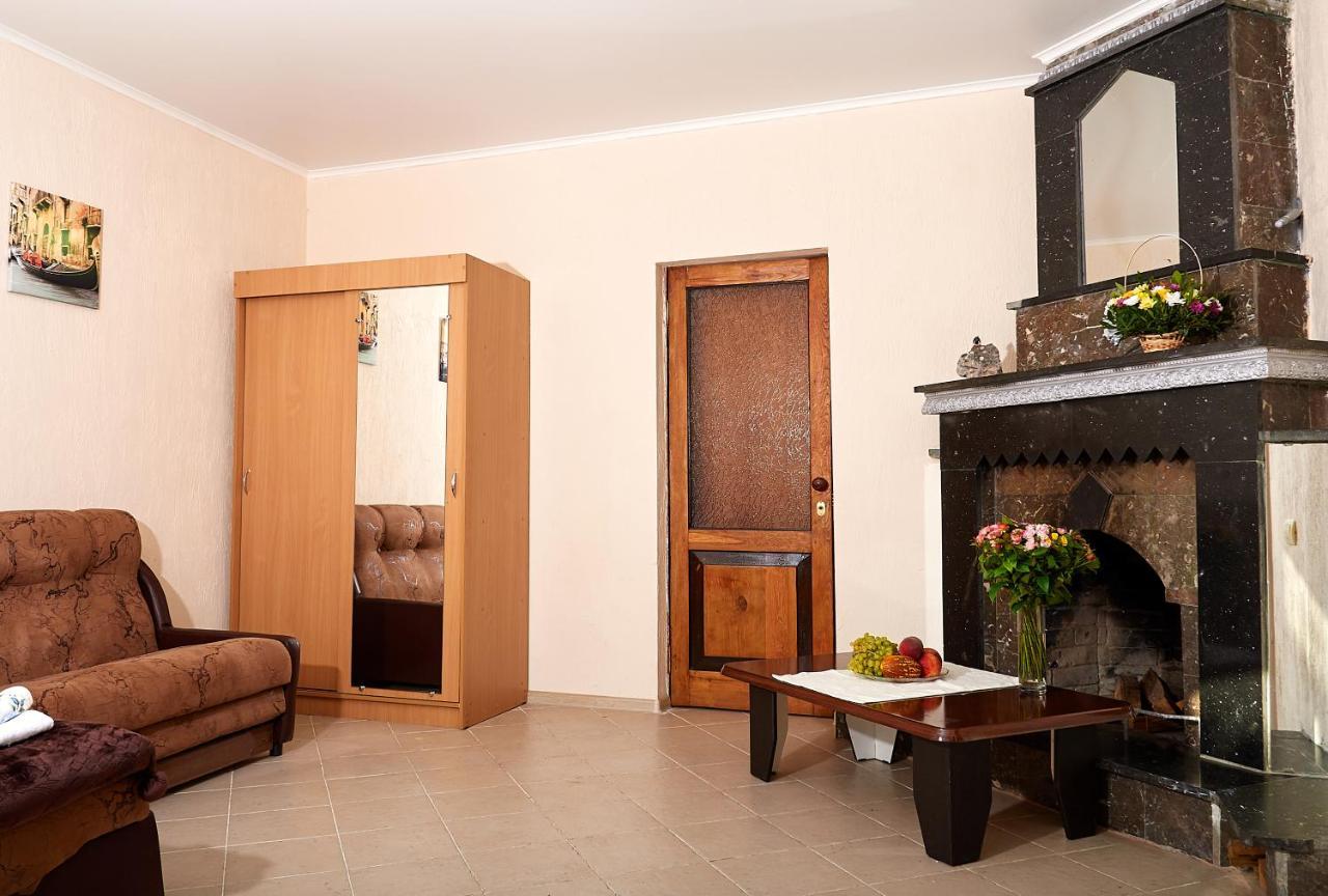 Marco Club Hotel Gagra Buitenkant foto