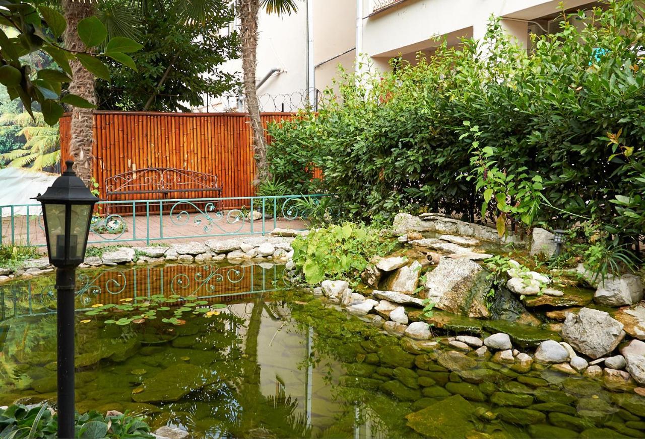 Marco Club Hotel Gagra Buitenkant foto